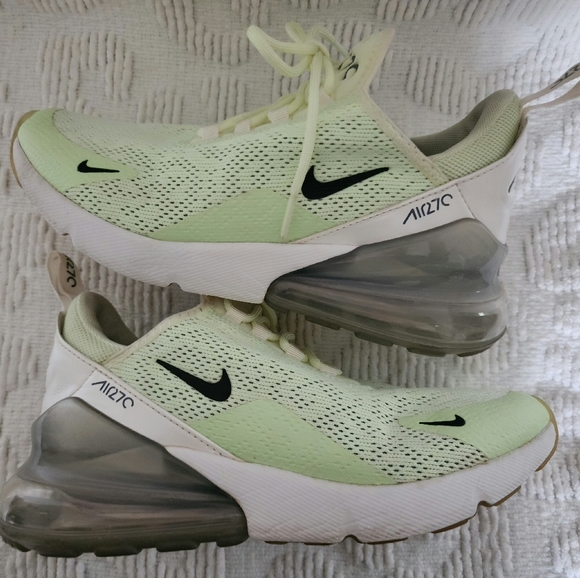 Nike Air Max 270 Barely Volt Green Yellow - Picture 6 of 9